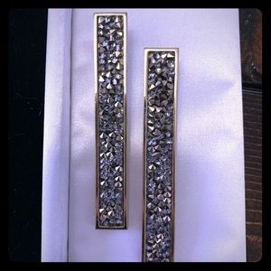 ✨Gorgeous Vertical Bar Stud Earrings✨